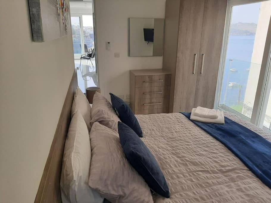 Apartment New Seafront - Spectacular Views St. Paul's Bay